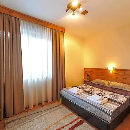 Dzhangal מלון 3*